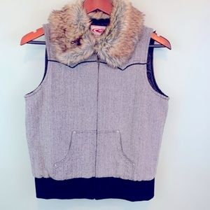 Roper Faux Fur Collar Herringbone Pattern Vest